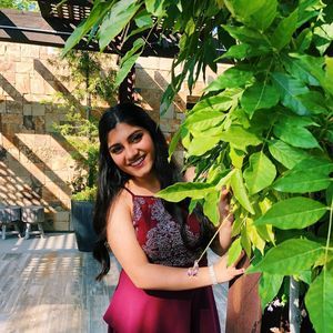 Meet your Posher, Farah